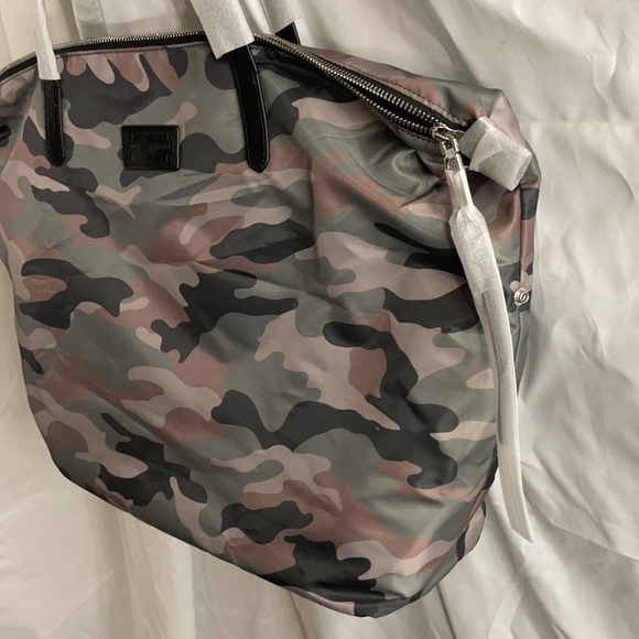 Rebecca minkoff duffle. Camo print. - Picture 4 of 8